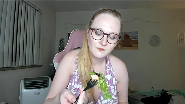 Snapshot of AudreyMadisonX chatting on 02/15/25, 06:55 AudreyMadisonX online show from 02/15/25, 06:55