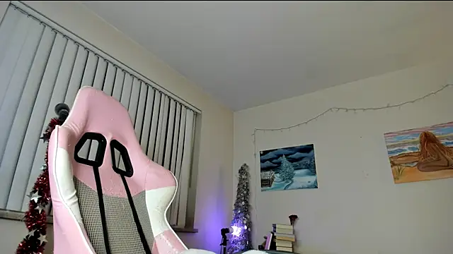 Snapshot of AudreyMadisonX chatting on 12/30/24, 04:31 AudreyMadisonX online show from 12/30/24, 04:31