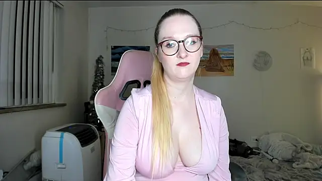 Snapshot of AudreyMadisonX chatting on 01/09/25, 04:19 AudreyMadisonX online show from 01/09/25, 04:19