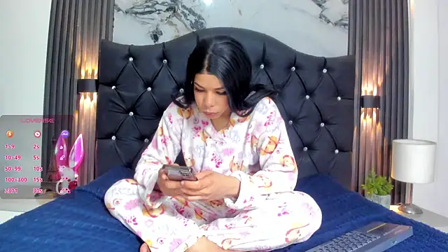 Snapshot of Giorgina_Parado chatting on 04/25/26, 04:04 Giorgina Parado online show from 04/25/26, 04:04