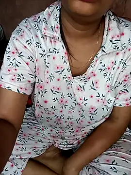 Im Cute online show from 10/06/25, 06:41