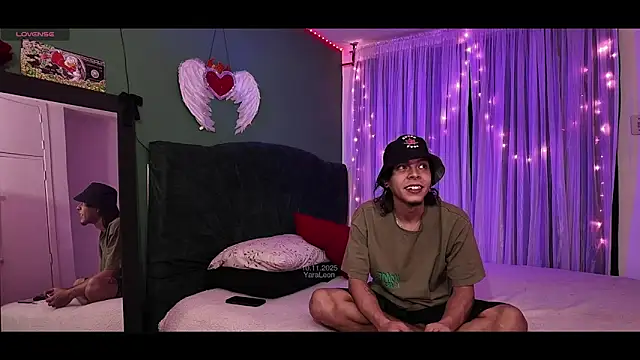 Snapshot of KokoAndRin chatting on 11/10/25, 08:30 KokoAndRin online show from 11/10/25, 08:30