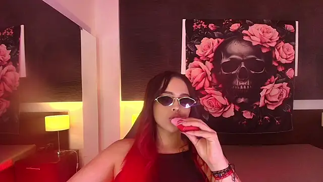 EvaaFoxxy1 online show from 04/15/26, 07:58