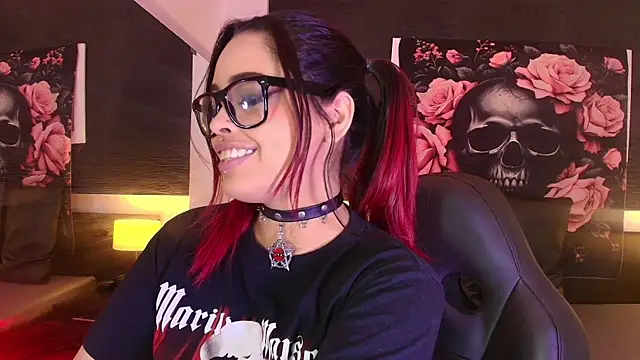 Snapshot of EvaaFoxxy1 chatting on 04/22/26, 12:34 EvaaFoxxy1 online show from 04/22/26, 12:34