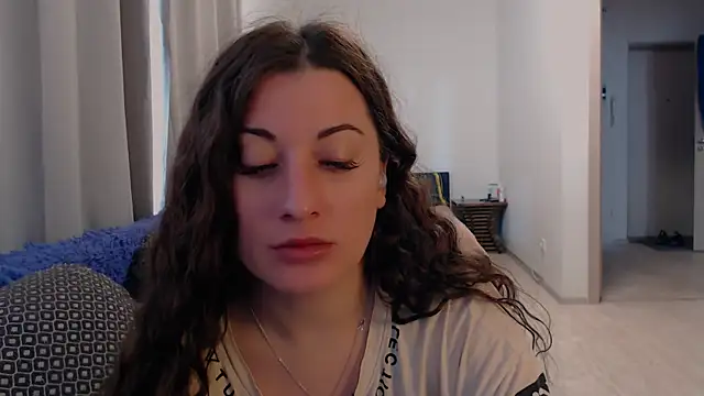 Helen Adams  online show from 07/08/26, 06:14