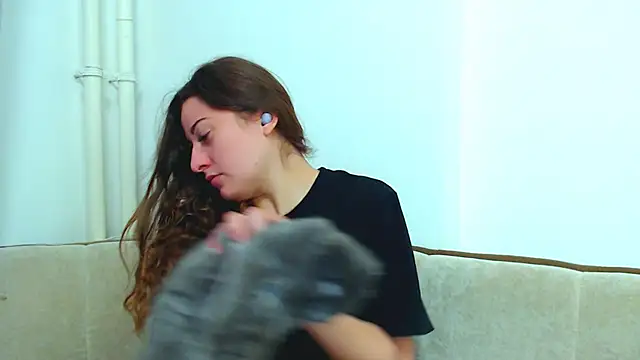 Helen Adams  online show from 01/05/25, 07:17