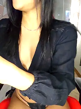 Snapshot of moreninhasilva chatting on 10/18/25, 12:12 moreninhasilva online show from 10/18/25, 12:12