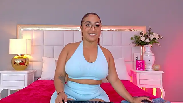 KateVenegas online show from 02/01/26, 03:54