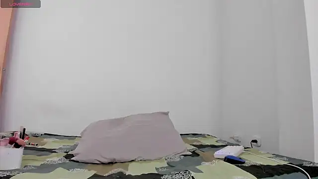 Snapshot of its_me_miley chatting on 11/08/25, 02:20 its me miley online show from 11/08/25, 02:20