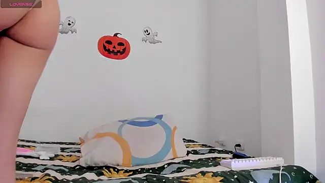 Snapshot of its_me_miley chatting on 10/30/25, 01:53 its me miley online show from 10/30/25, 01:53