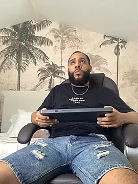 boy  ofc online show from 10/28/25, 06:40