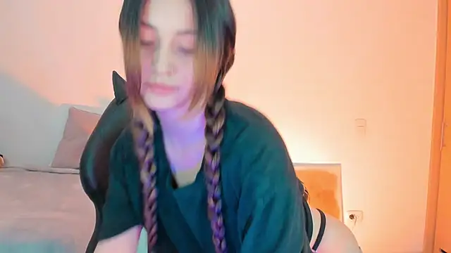 annie mora online show from 11/27/25, 03:18