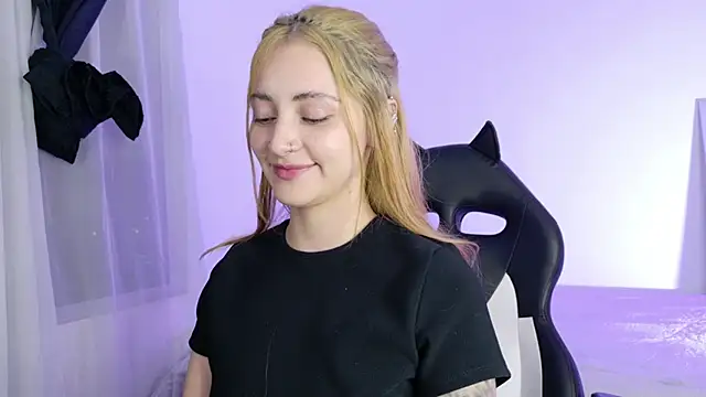 annie mora online show from 04/23/26, 05:14