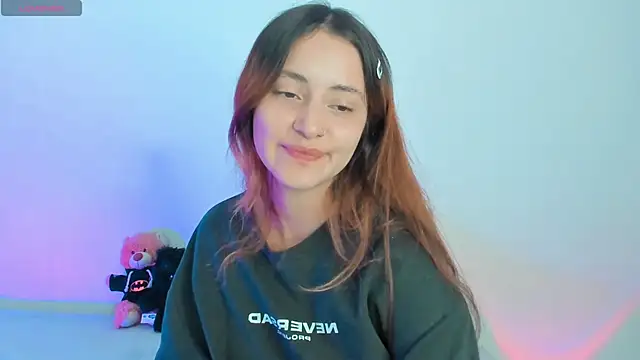 annie mora online show from 10/30/25, 03:38