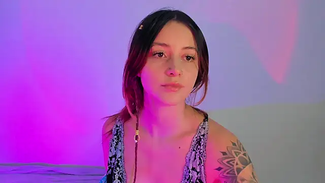 annie mora online show from 11/25/25, 02:12