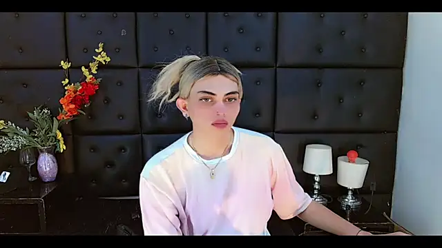 Daniela Pink  online show from 03/06/26, 07:42