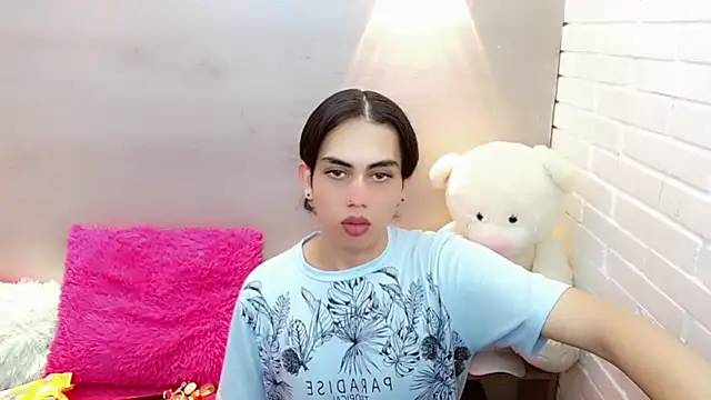 Daniela Pink  online show from 10/04/25, 08:10