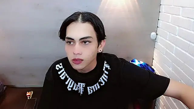 Daniela Pink  online show from 10/06/25, 07:47