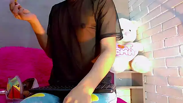 Daniela Pink  online show from 10/08/25, 07:58