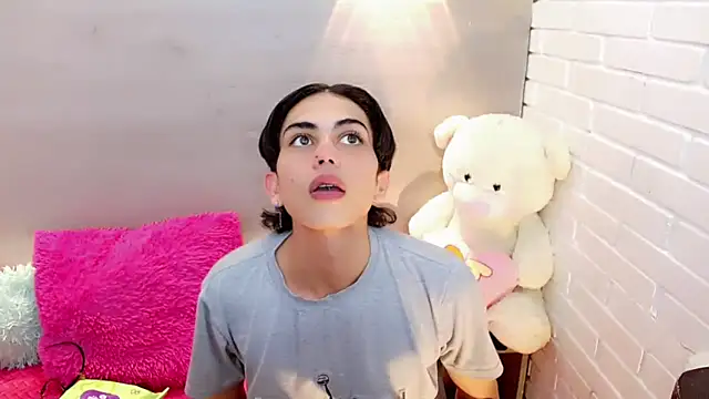 Daniela Pink  online show from 09/15/25, 07:47