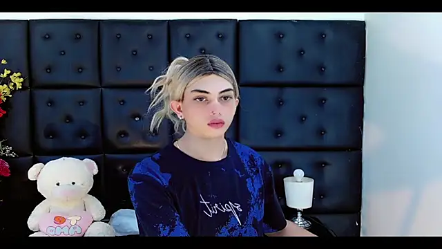 Daniela Pink  online show from 02/14/26, 07:47