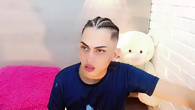 Daniela Pink  online show from 11/20/25, 07:47