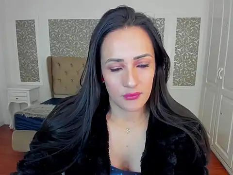 KimWessel  online show from 10/25/25, 07:47