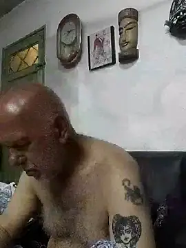 FabiQuilmes online show from 12/20/25, 05:38