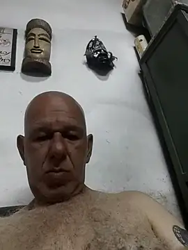 FabiQuilmes online show from 10/05/25, 03:36