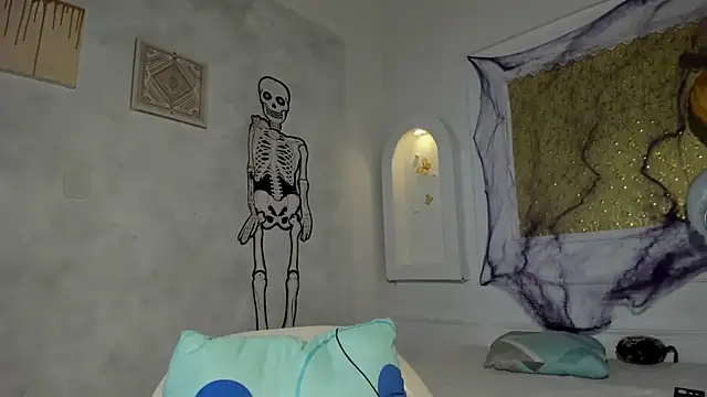 Tahira 21  online show from 10/23/25, 07:23