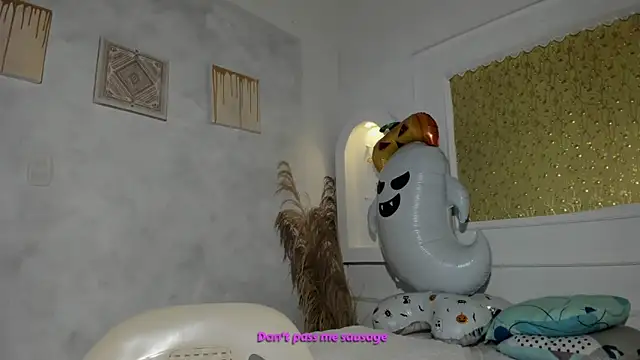 Tahira 21  online show from 10/21/25, 06:40