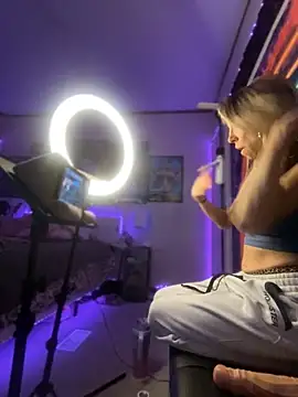 SarahStarr2020 online show from 01/12/25, 03:57