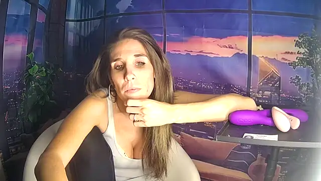 SarahStarr2020 online show from 11/17/25, 06:01