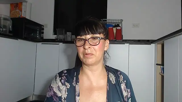 Snapshot of HellenLatin chatting on 06/11/26, 02:53 HellenLatin online show from 06/11/26, 02:53
