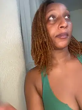 Snapshot of CarlaBeckky chatting on 12/21/25, 12:35 CarlaBeckky online show from 12/21/25, 12:35