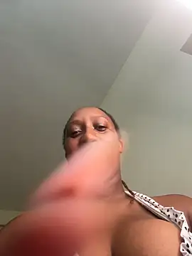 Snapshot of CarlaBeckky chatting on 11/02/25, 07:35 CarlaBeckky online show from 11/02/25, 07:35