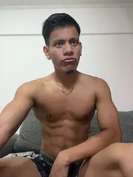 bbchocolate27 online show from 04/08/26, 10:33