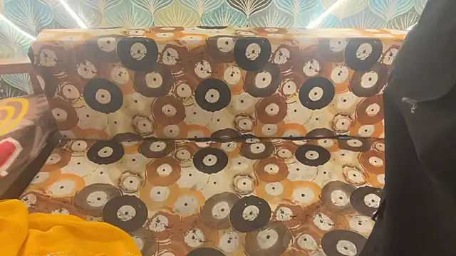 Snapshot of shuhana_ chatting on 01/15/26, 04:38 shuhana online show from 01/15/26, 04:38