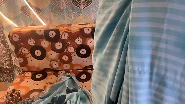 Snapshot of shuhana_ chatting on 12/03/25, 04:57 shuhana online show from 12/03/25, 04:57