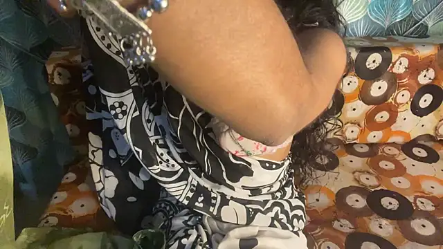 Snapshot of shuhana_ chatting on 11/28/25, 05:07 shuhana online show from 11/28/25, 05:07