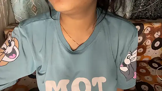 Snapshot of shuhana_ chatting on 11/16/25, 02:05 shuhana online show from 11/16/25, 02:05