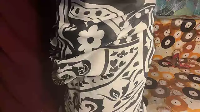 Snapshot of shuhana_ chatting on 01/13/26, 05:00 shuhana online show from 01/13/26, 05:00