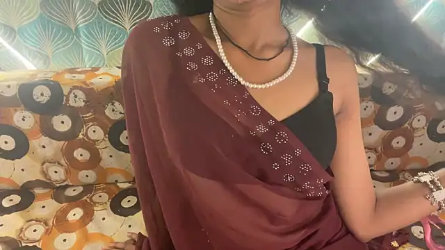 Snapshot of shuhana_ chatting on 11/25/25, 04:57 shuhana online show from 11/25/25, 04:57