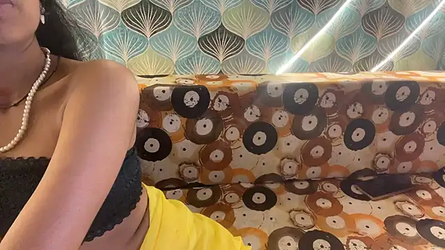 Snapshot of shuhana_ chatting on 12/04/25, 04:55 shuhana online show from 12/04/25, 04:55