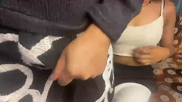 Snapshot of shuhana_ chatting on 01/19/26, 05:11 shuhana online show from 01/19/26, 05:11