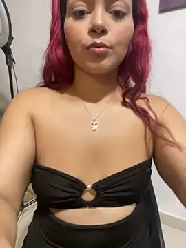 redgirlofficial online show from 05/13/26, 04:08