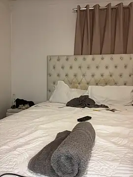 Gifttheskimaskboy online show from 04/11/26, 06:00