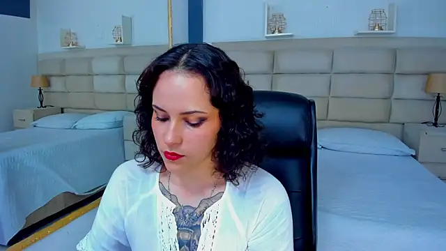 AnnyThompson  online show from 11/10/25, 09:20