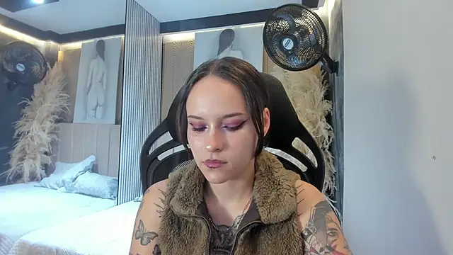 AnnyThompson  online show from 03/27/26, 10:54