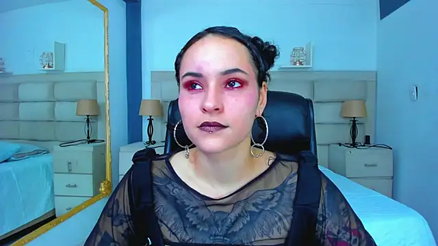 Snapshot of AnnyThompson_ chatting on 09/17/25, 08:55 AnnyThompson online show from 09/17/25, 08:55